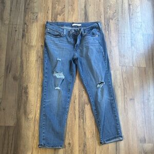 Levi's Distressed Ankle Jeans in Blue